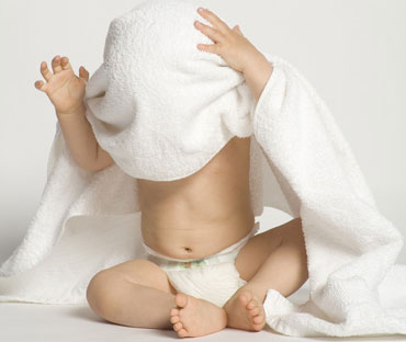 μωρό με πετσέτα